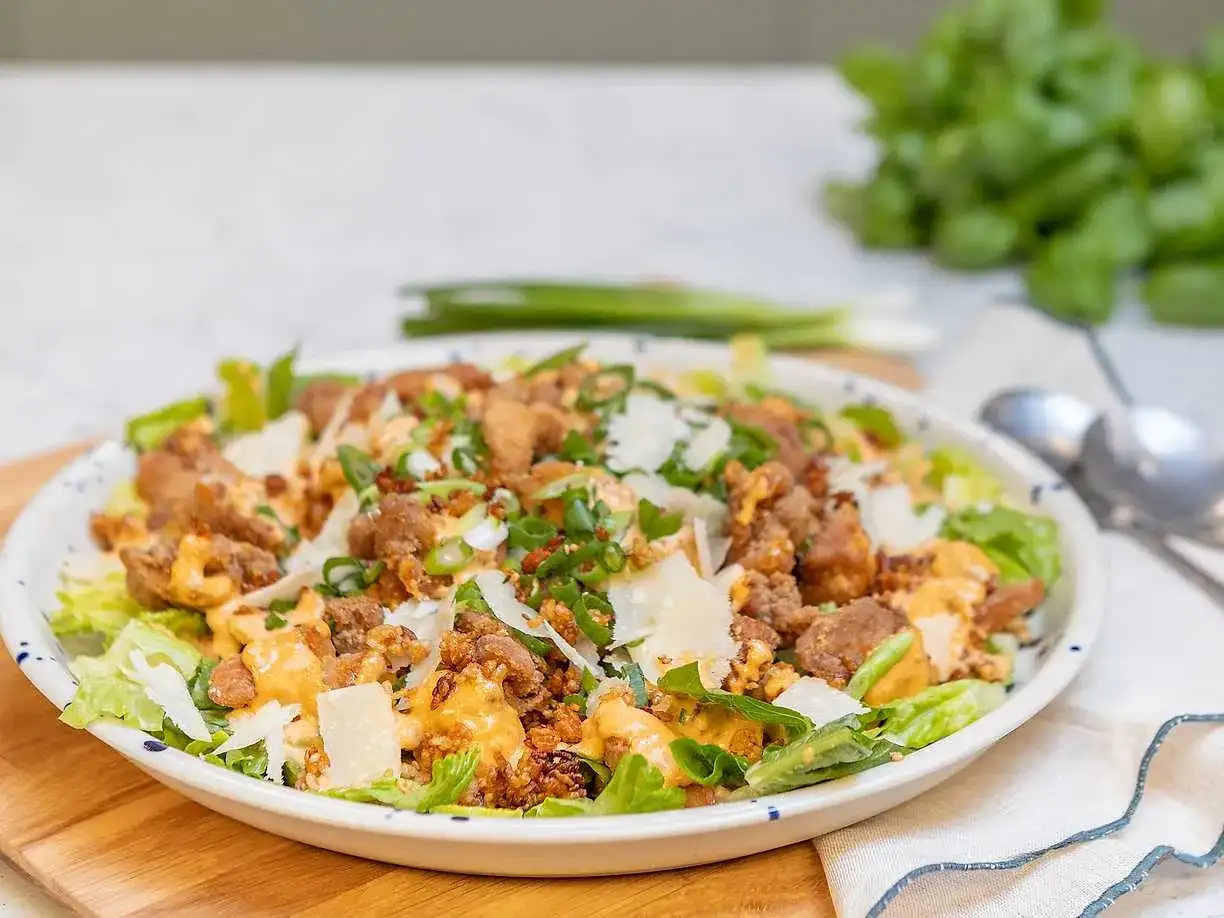 Caesarsallad - Recept för perfekt krisp & smakbalans